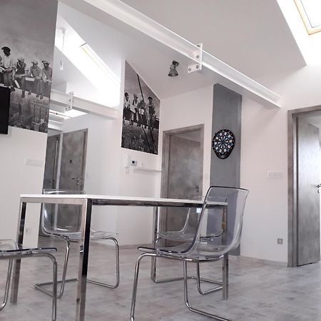 8X8 Tetoter Apartman Σέγκεντ Εξωτερικό φωτογραφία