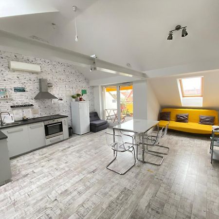 8X8 Tetoter Apartman Σέγκεντ Εξωτερικό φωτογραφία