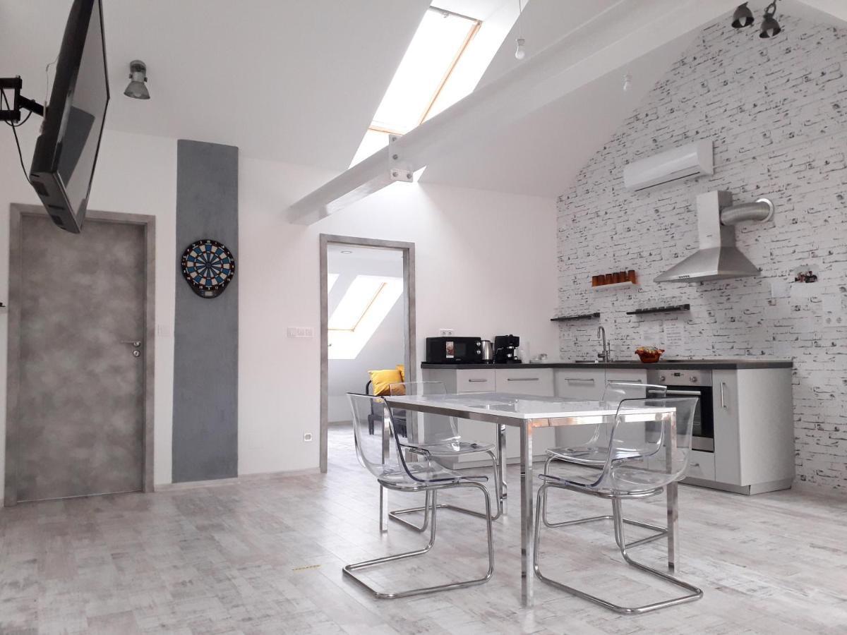 8X8 Tetoter Apartman Σέγκεντ Εξωτερικό φωτογραφία